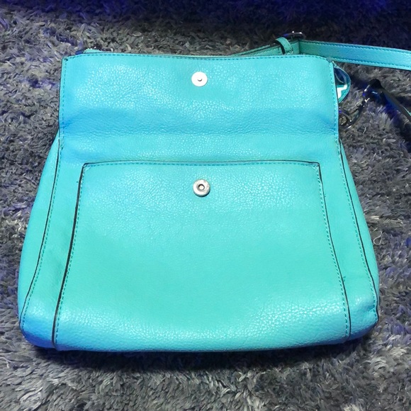 LIZ CLAIBORNE Baby Blue Leather Crossbody Bag - Picture 7 of 9